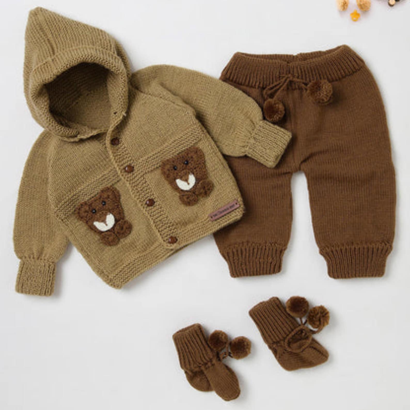 VelouraKids Handmade Bear Baby Coming Home Outfit – 3-Piece Knitted Gender-Neutral Set with Booties | Vintage Heirloom Gift